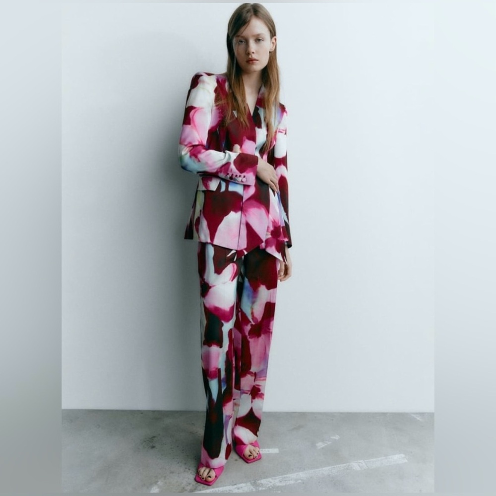 Zara Floral Watercolor Blazer in Pink, Burgundy, Lavender with Tie Belt - Picture 3 of 8